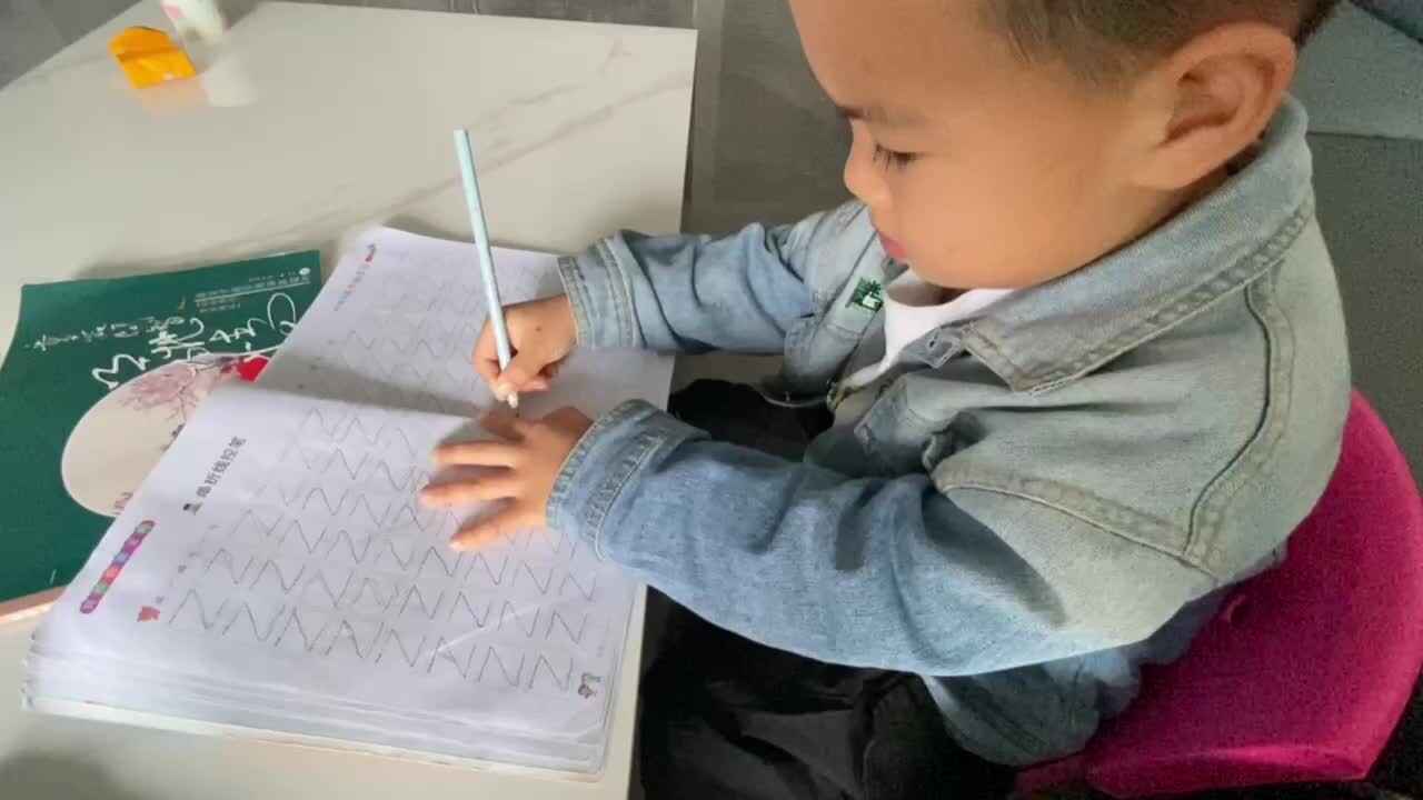 大B班吕子垚控笔训练20241103