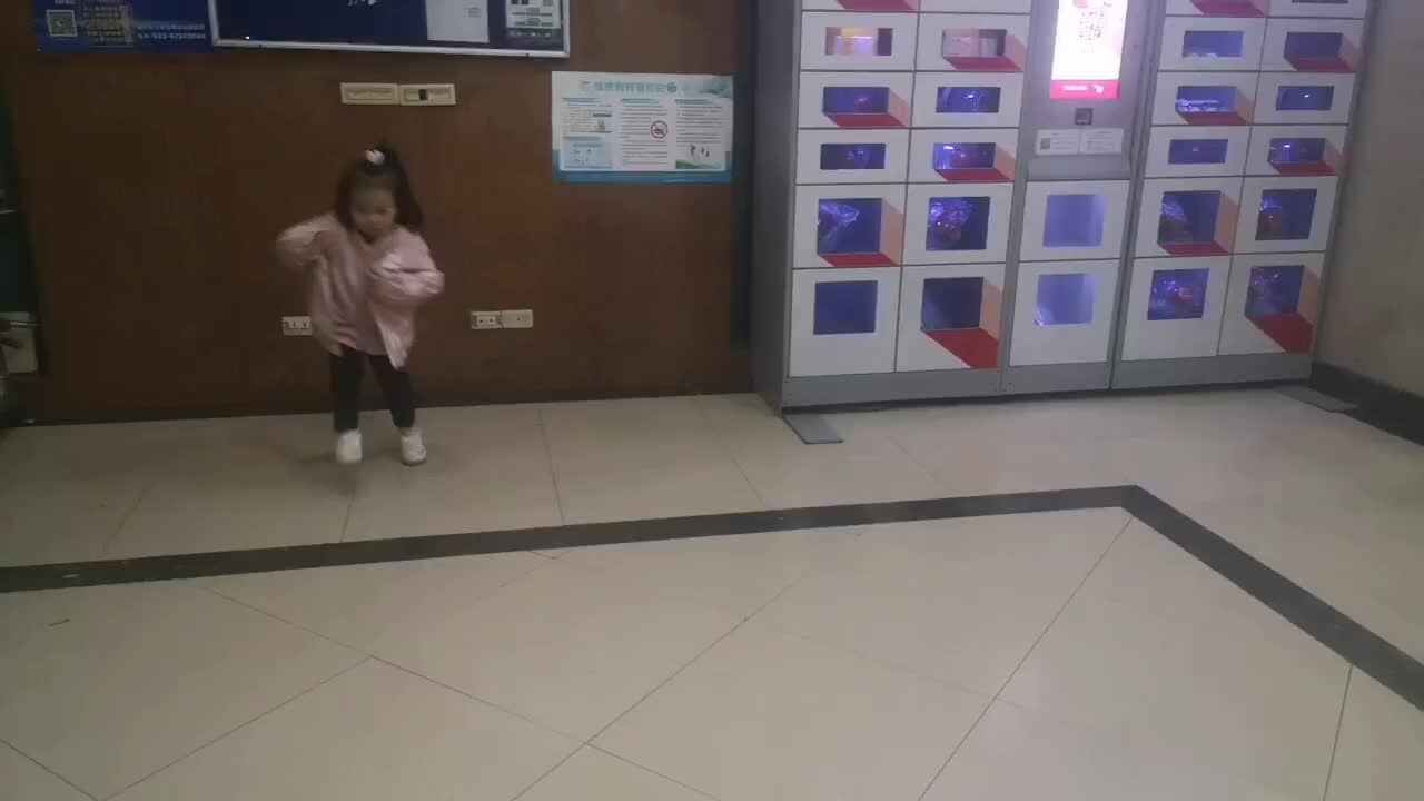 ⁣2024.11.20大A班张弦思―双脚左右跳.mp4