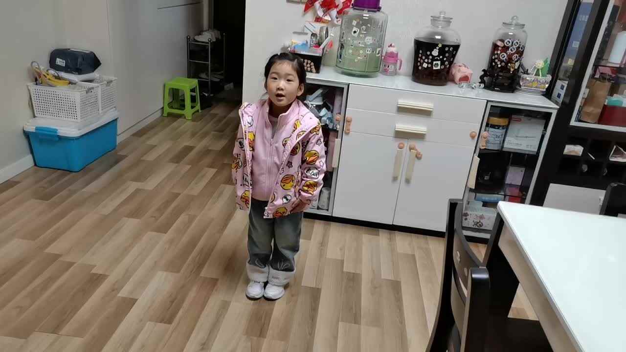 VID_20241122大B班宁汐言双脚左右跳