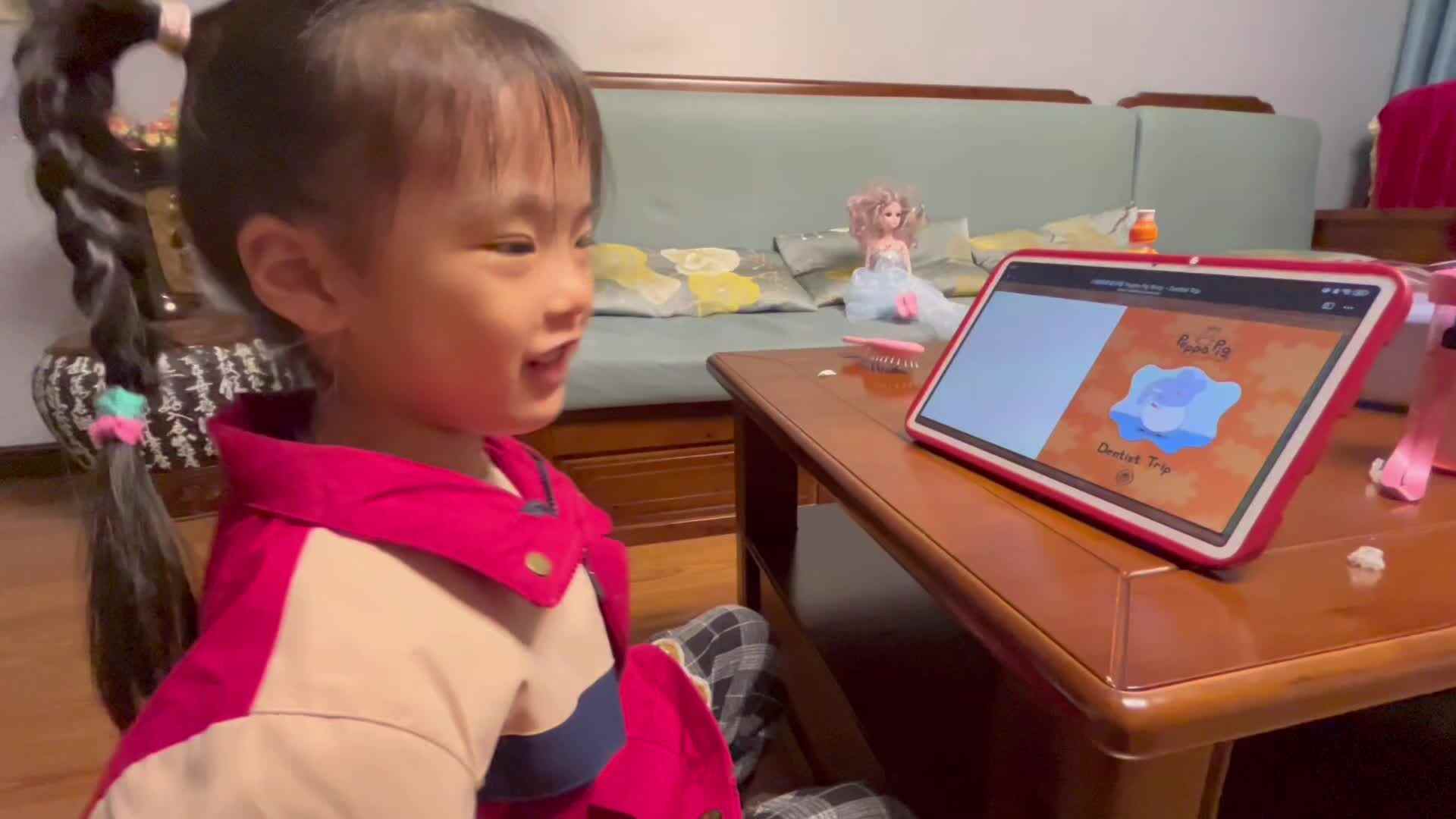 大B班李茵琪观看英语绘本.mov