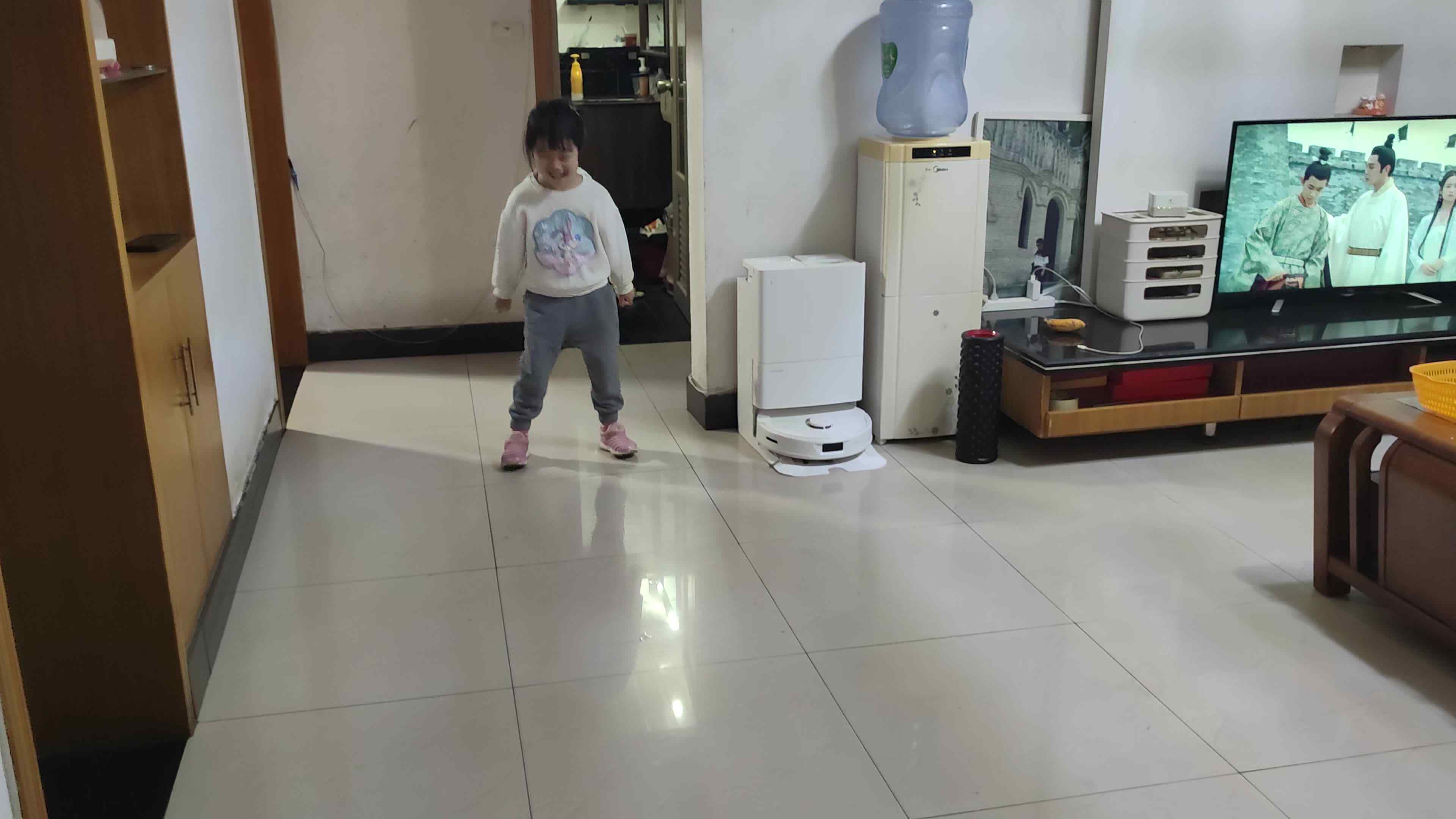 大B班  徐子伊 练习立定跳远