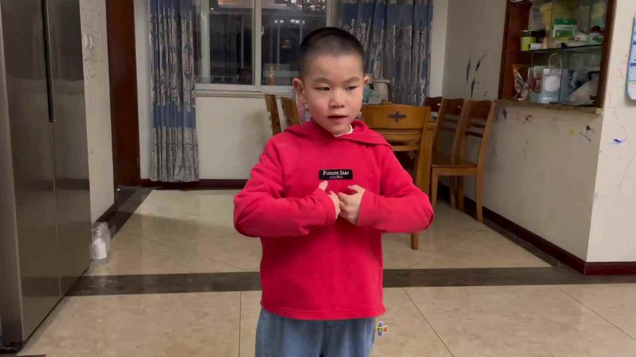 2024.11.5-大A班胡焌一《英语练习》，单脚连续跳