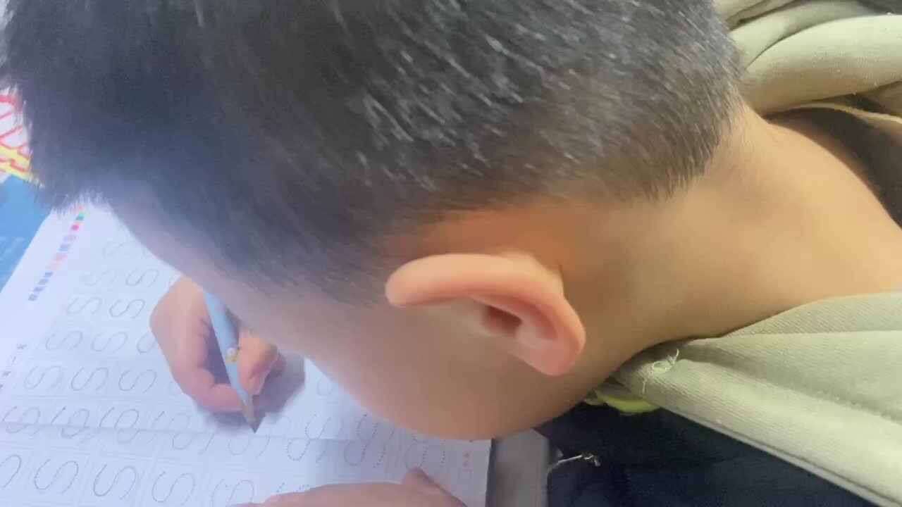 ⁣⁣大B班吕子垚控笔练习20241213.MOV