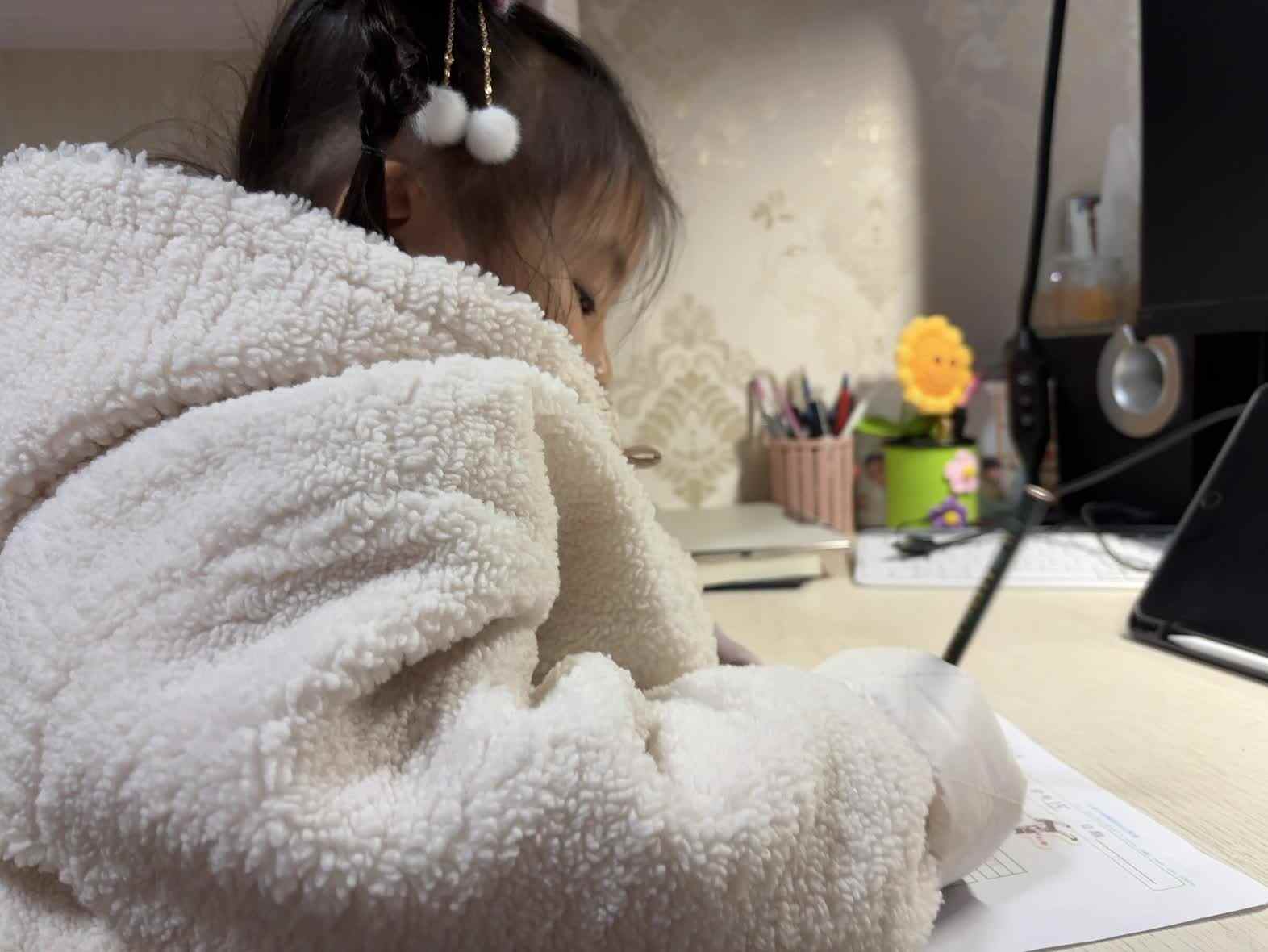 学前B班蒲依诺2024.12.18日书写朗读(前鼻韵母in yin).mp4