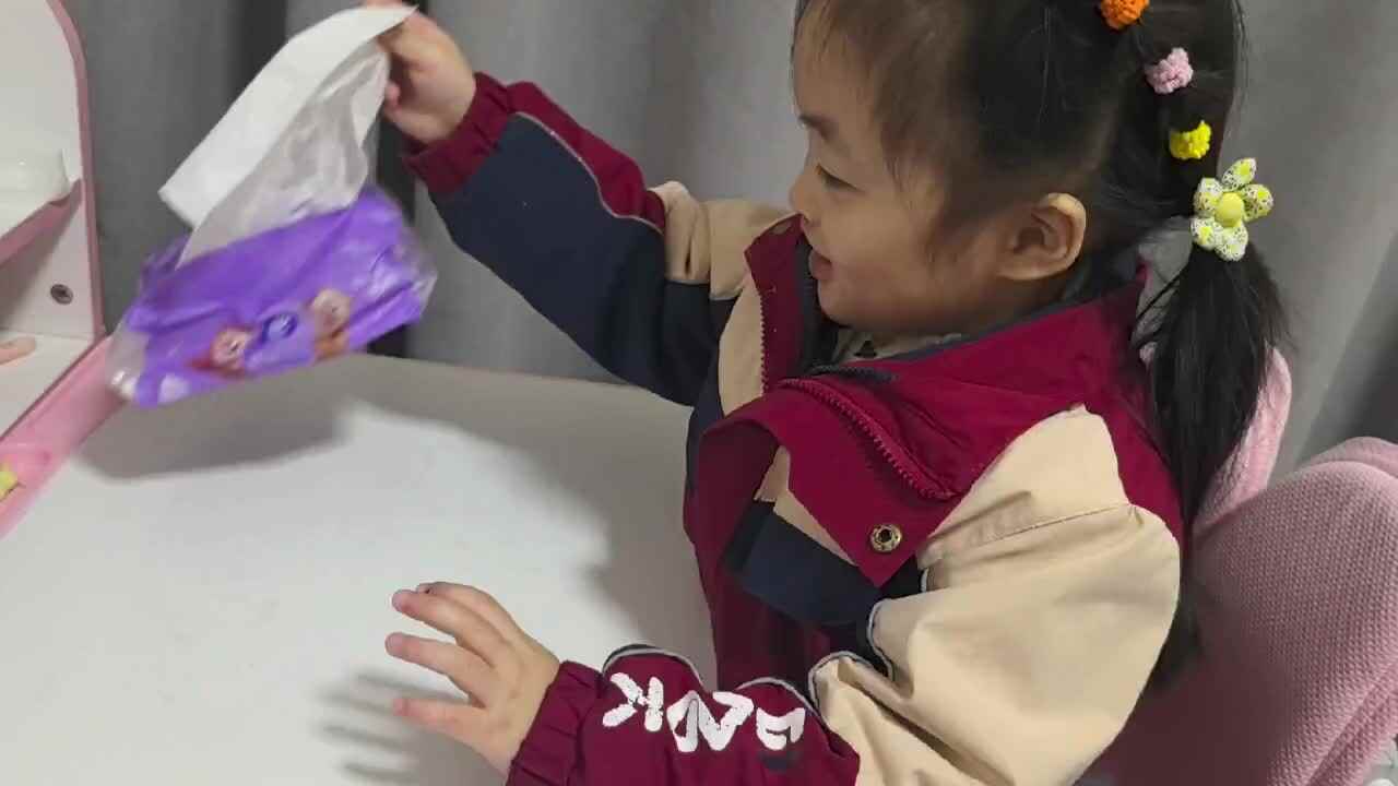 中A班2024.12.10艾琰茹--我会自己擦鼻子