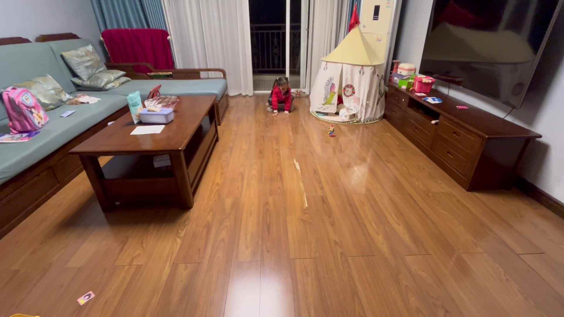 大B班李茵琪练习青蛙跳