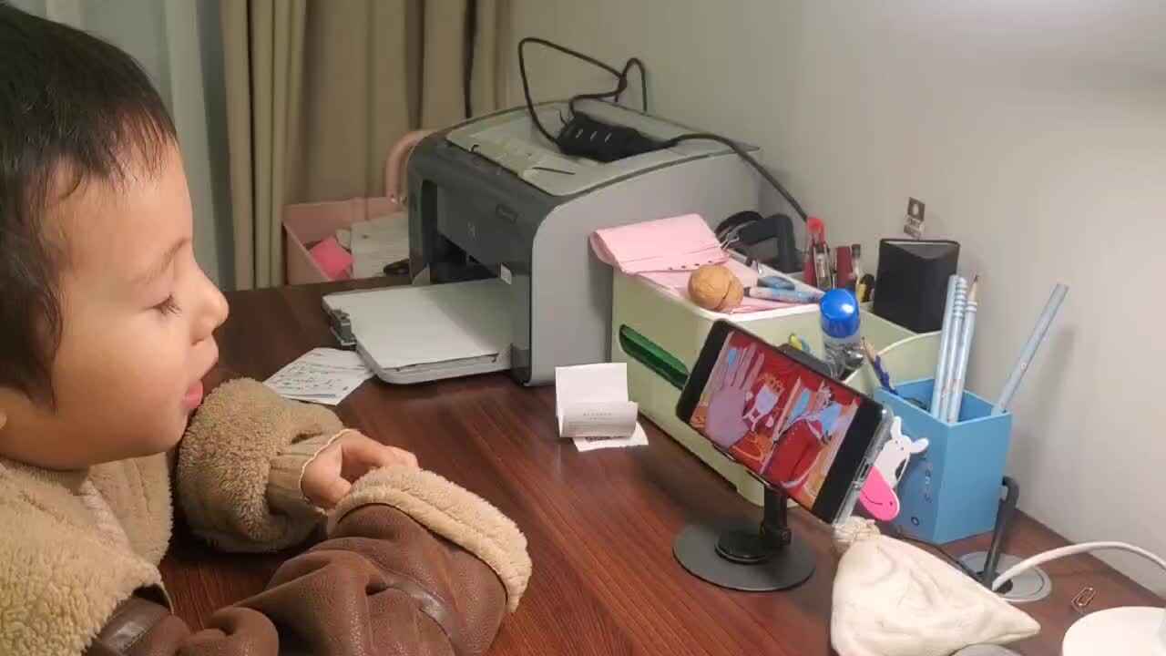 ⁣⁣⁣2024.12.8大B班王千与【跟读英语视频】