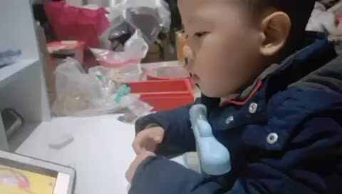 12.24 大b 田熙辰（观看英语视频） trim.33E03DAF-2C3C-4B91-B80F-C3A94DE4DB5E.MOV