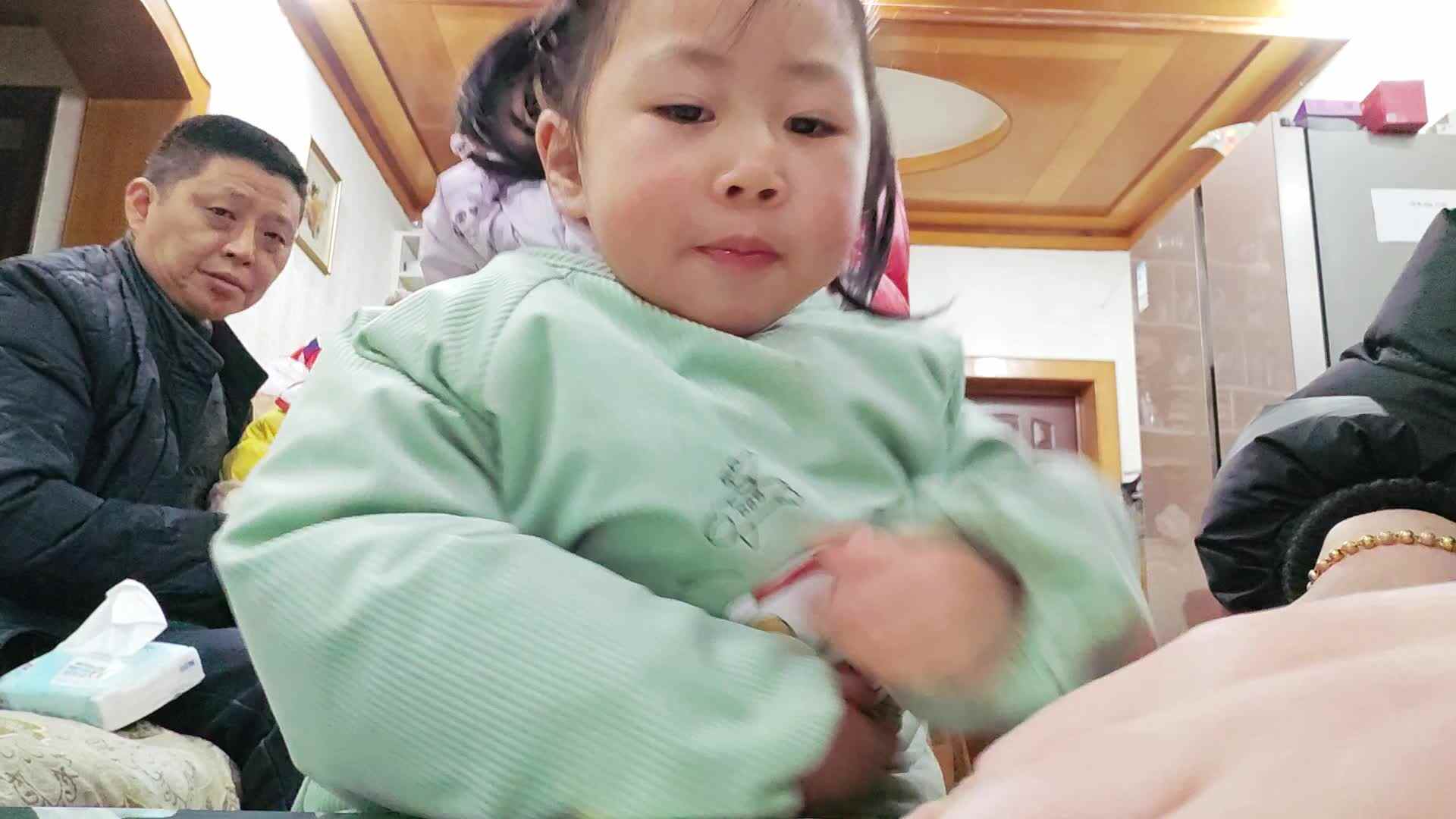 中A班2024.12.25张艺涵《谜语二》.mp4