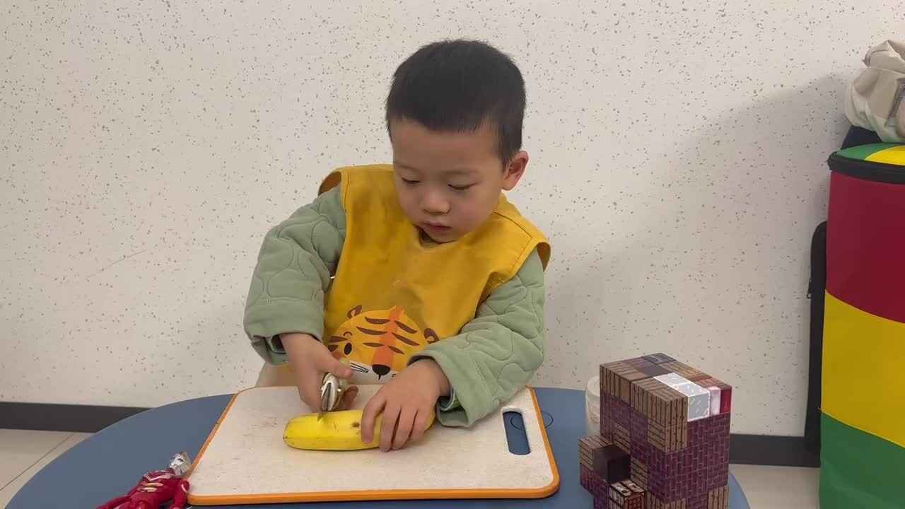 实验中班跳跳2024.12.12