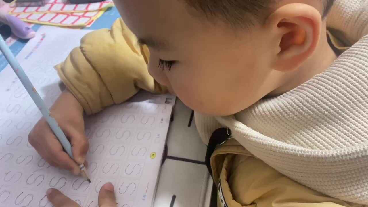 大B班吕子垚控笔练习20241209.MOV