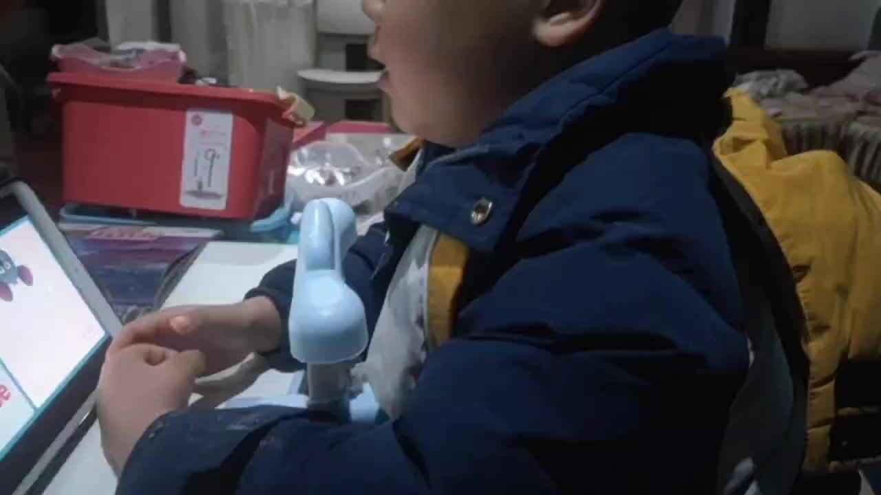 ⁣12.10 大b 田熙辰（观看英语视频） trim.7D7F0B38-A67B-4DD4-A059-38B70A34DB00.MOV