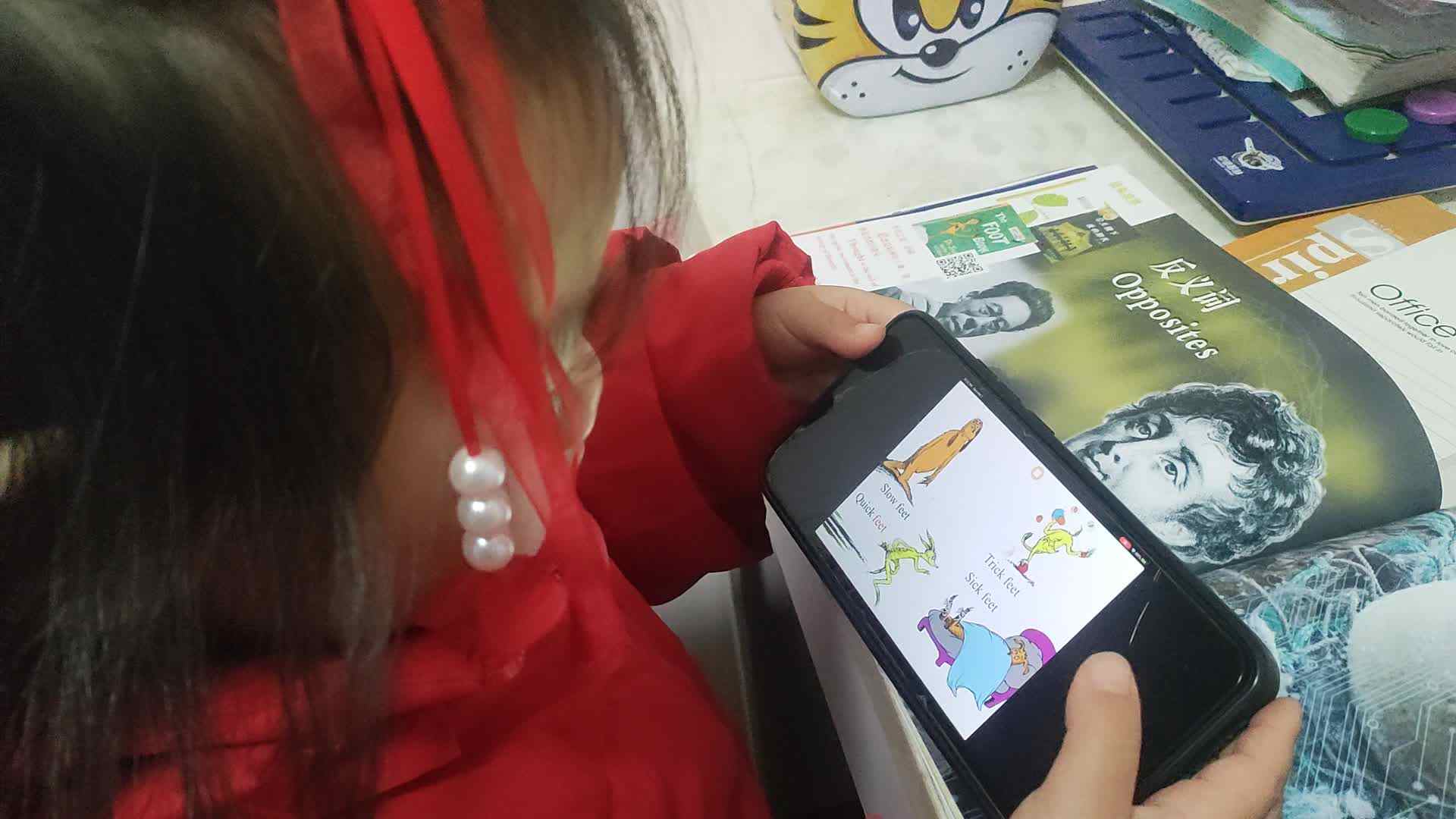 2024.12.14大A班张弦思―英文故事《The Foot Book》.mp4
