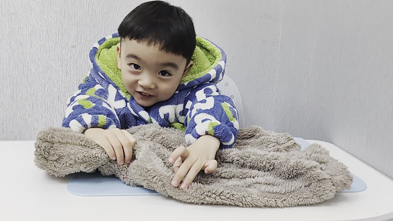 中A班蒋熠_20241224_学习叠裤子.mp4