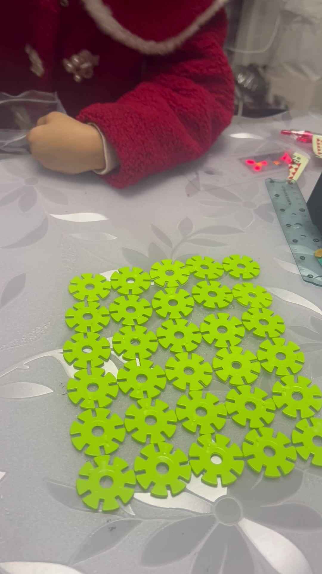 12月11日大B班李瑞溪摆雪花片37