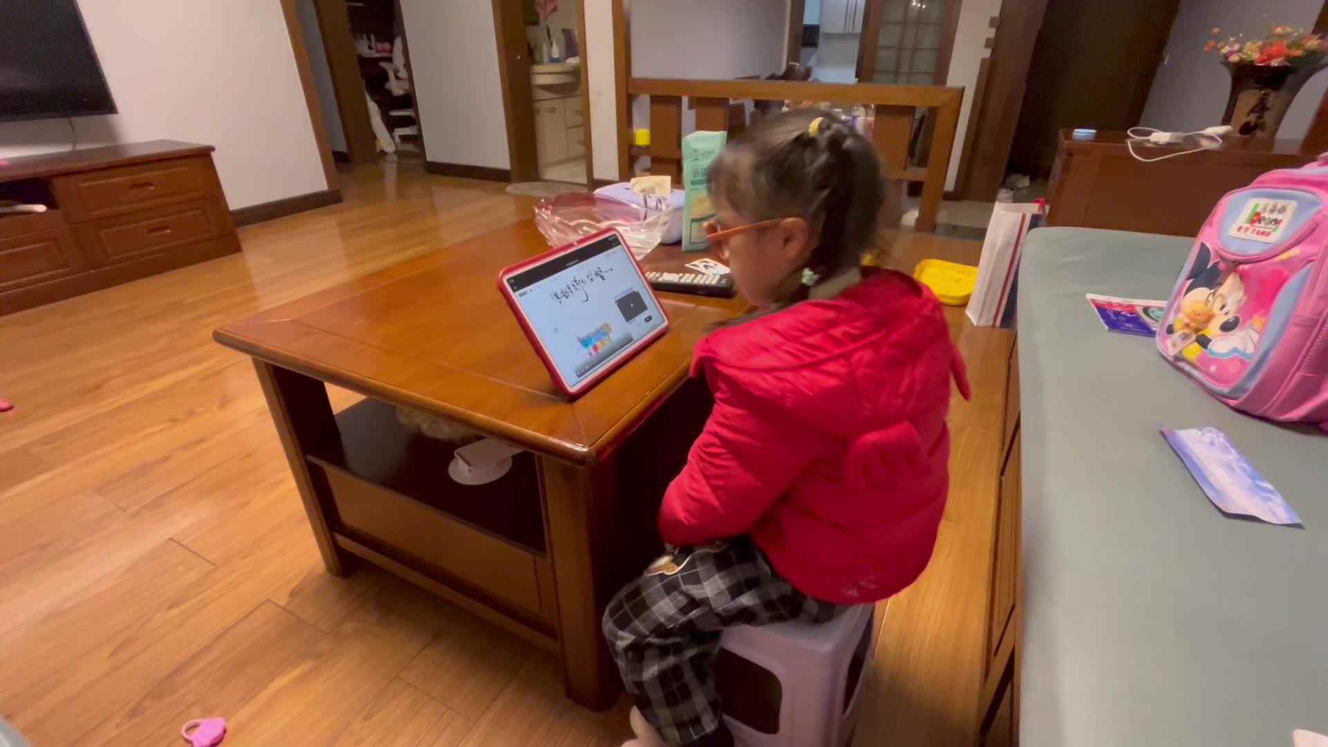 大B班李茵琪学习英文儿歌.mov