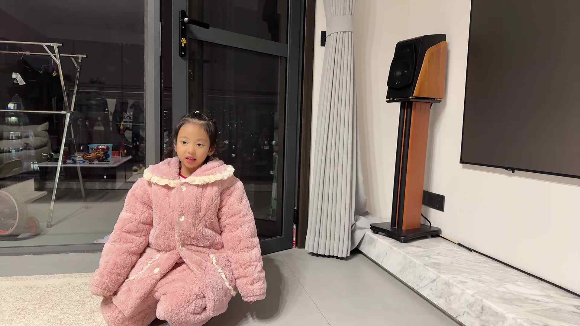 ⁣2026级B班20241224吴晨希闯关练习-单脚跳.mp4