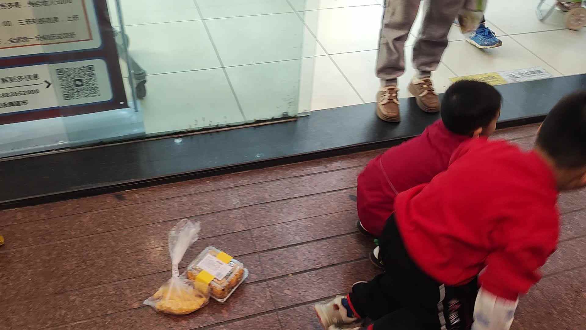 大b班刘倬宇蛙跳VID_20241202_205349.mp4