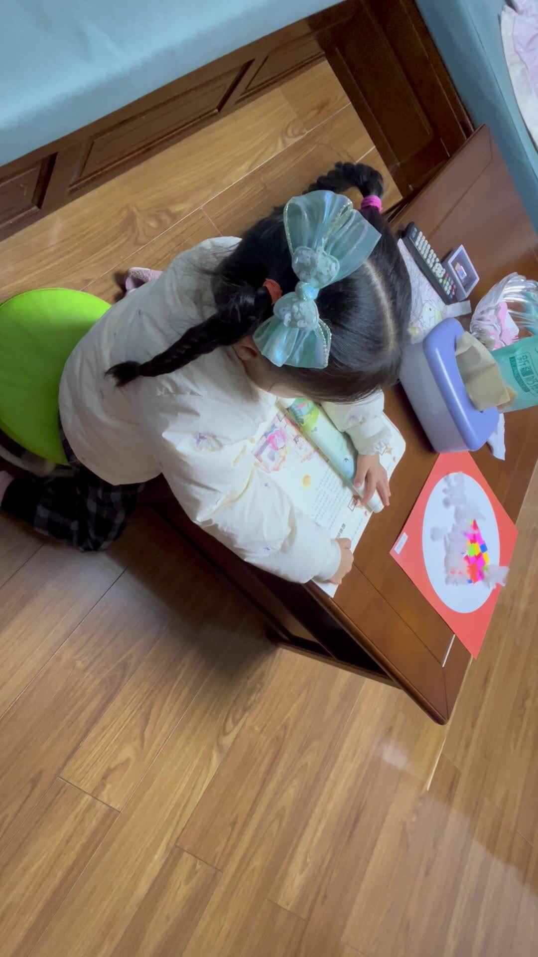 大B班李茵琪讲《聪明的阿凡提》