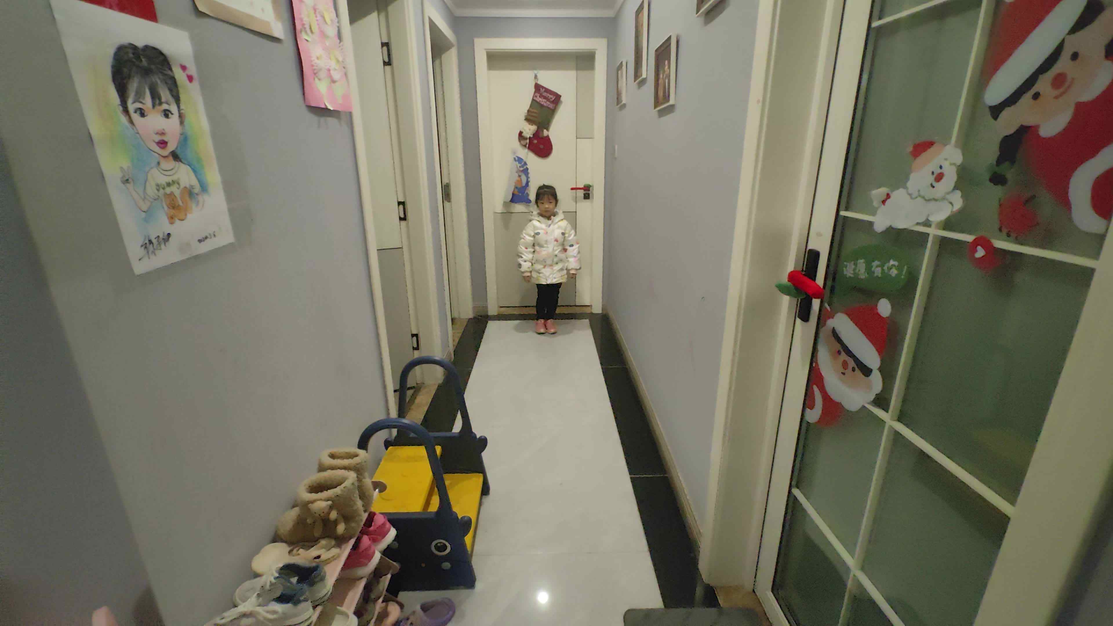 大B班 徐子伊  练习青蛙跳