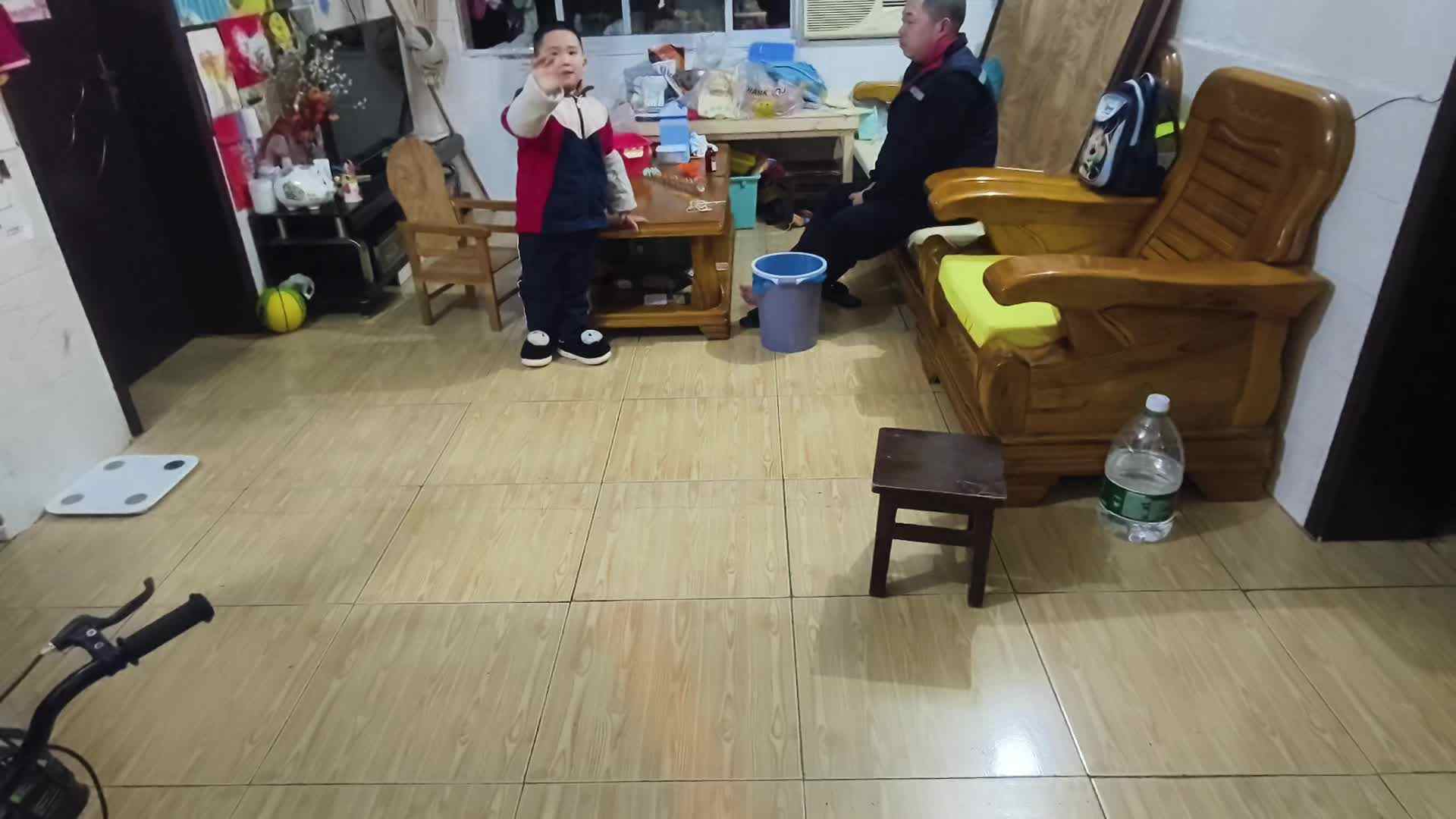 20241224大B班赵芃栎练习单脚跳