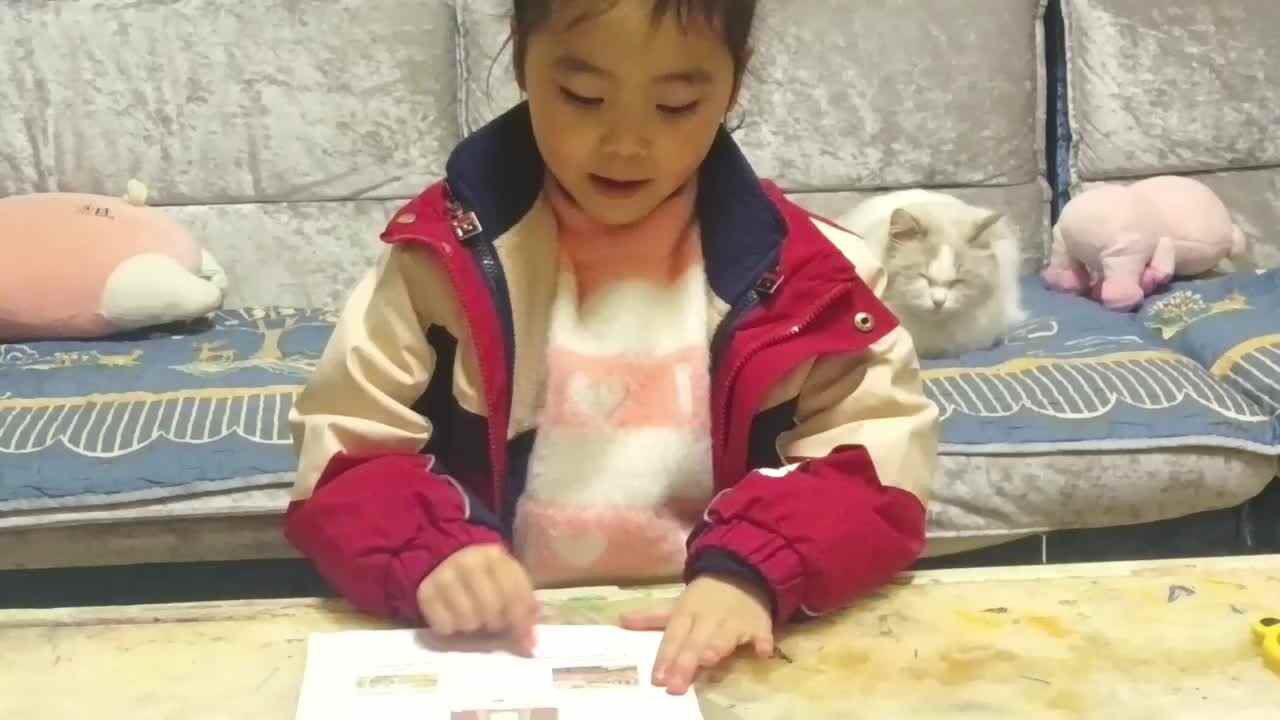 20241218学前B班任依恬指读英语