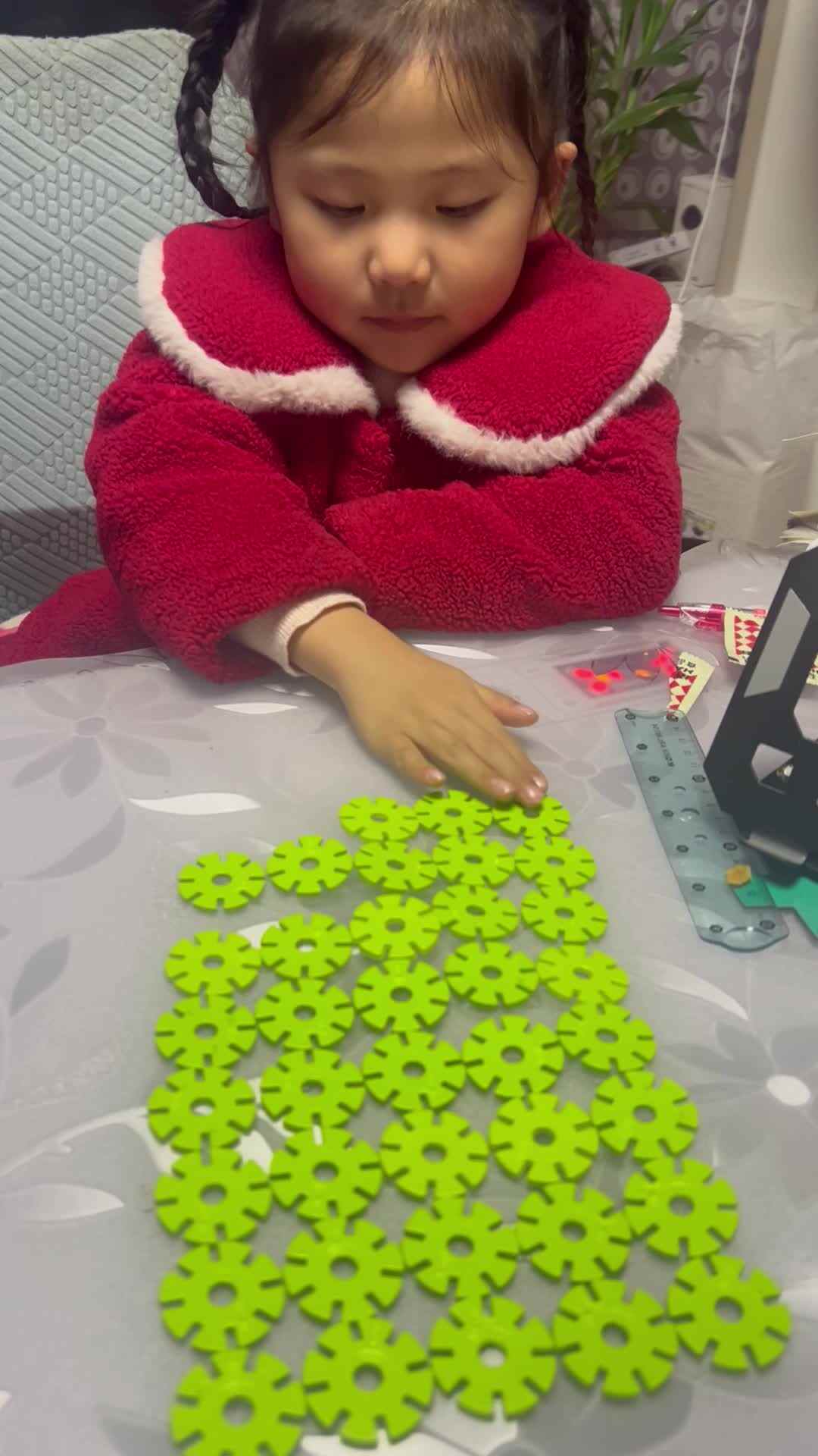 12月11日大B班李瑞溪摆雪花片48