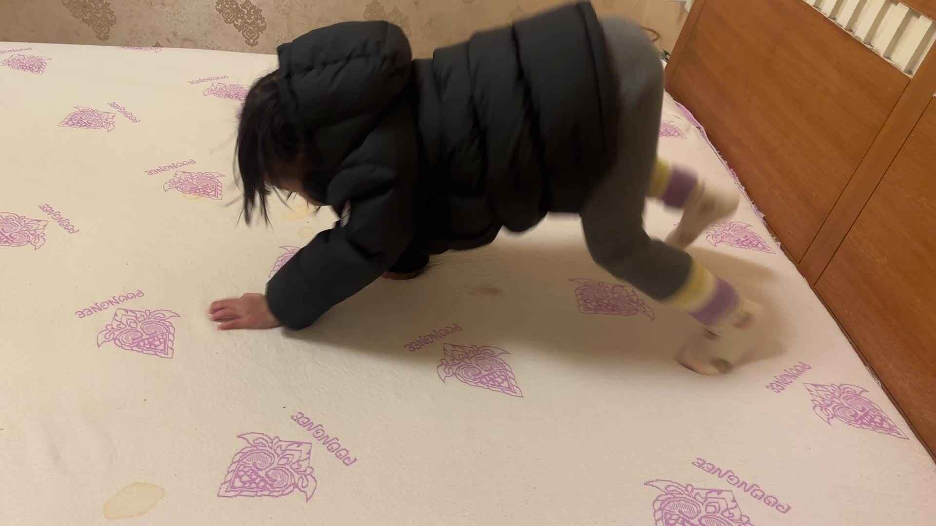螃蟹爬行