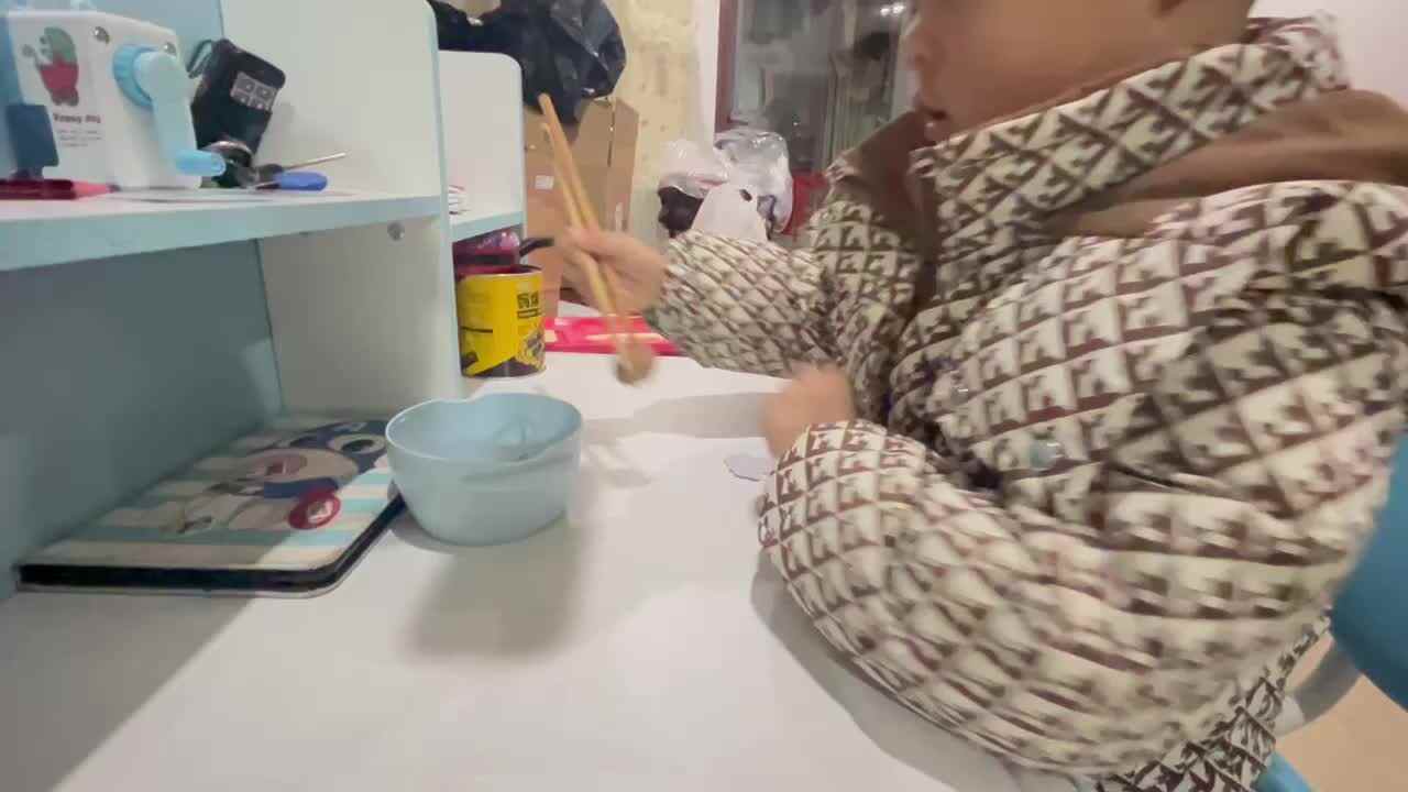 12.18 大b 田熙辰（筷子练习） trim.711BEF1C-FEC8-448E-AC8F-2C4E84DEF37A.MOV