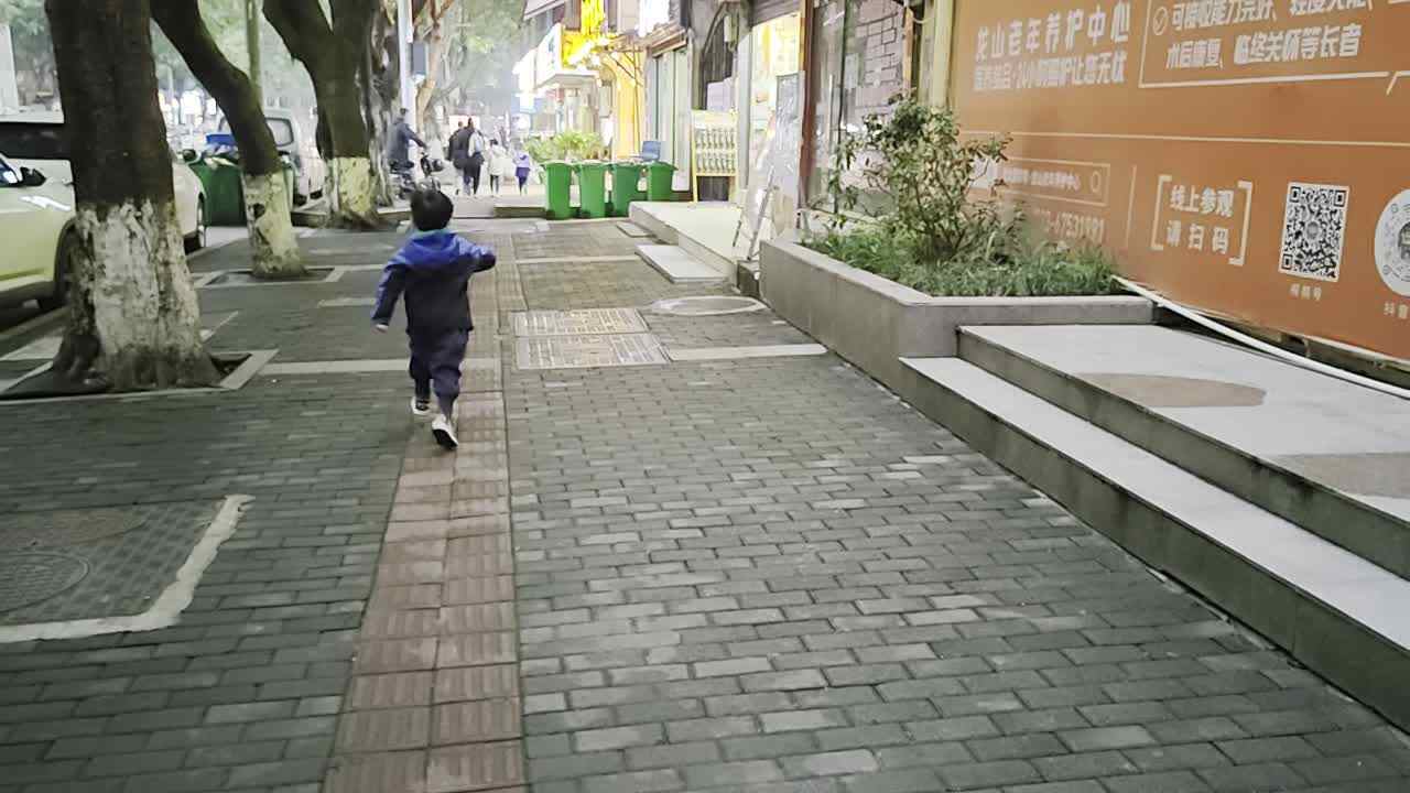 中A班蒋熠_20241203_往返跑.mp4