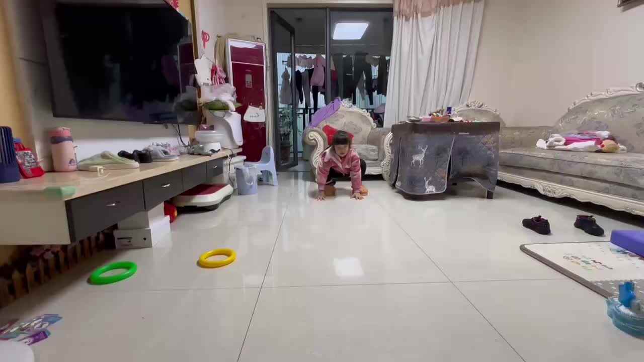 ⁣20241204 大 B 班舒琳芯练习蛙跳