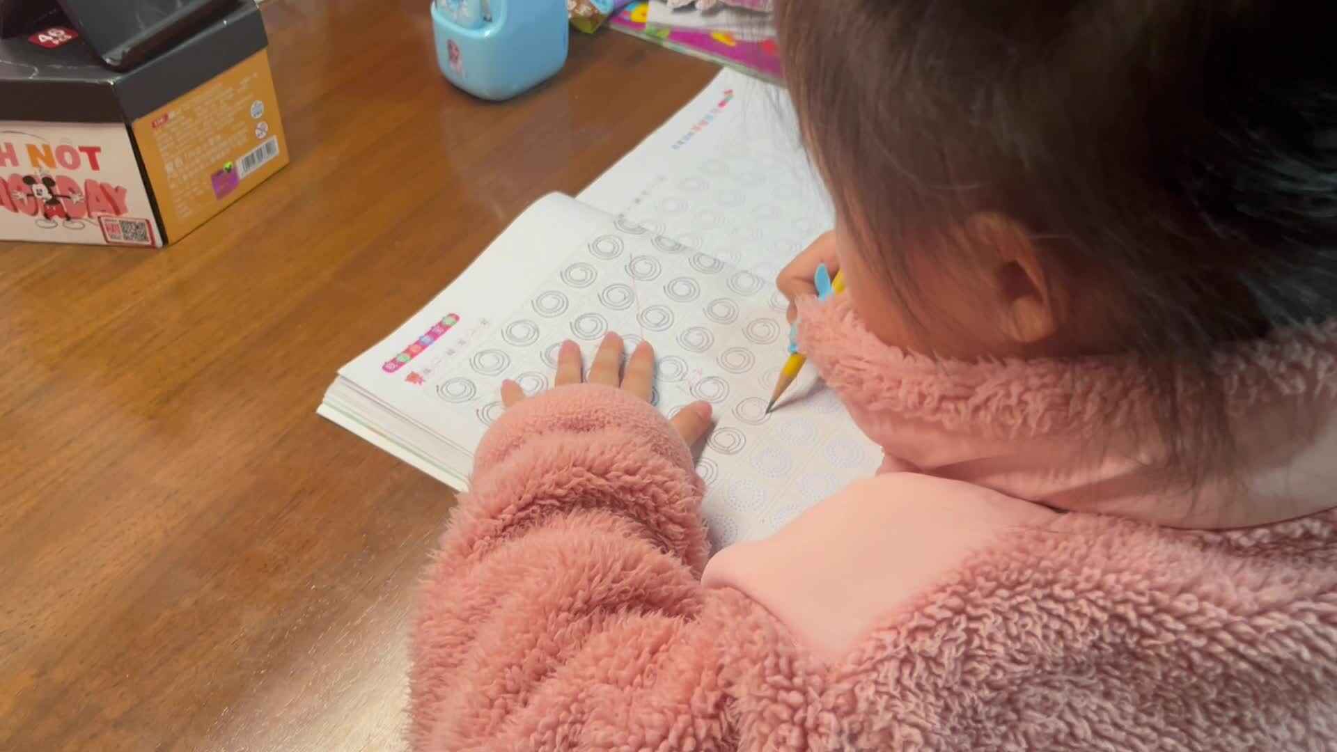 12.2大A班赵欣奕控笔训练