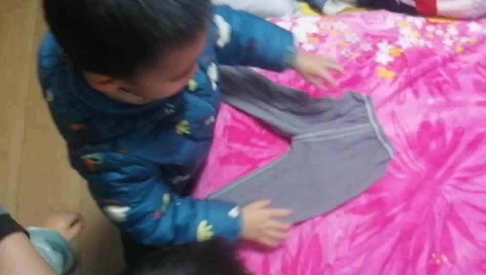 ⁣⁣⁣中A班2024.12.24李柯辰李柯佑叠裤子.mp4