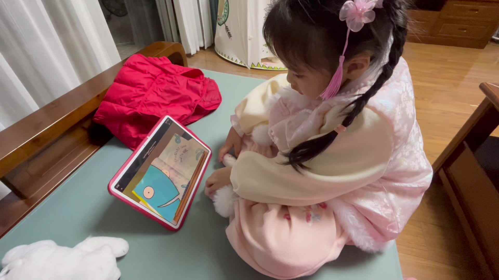 大B班李茵琪观看英语绘本.mov
