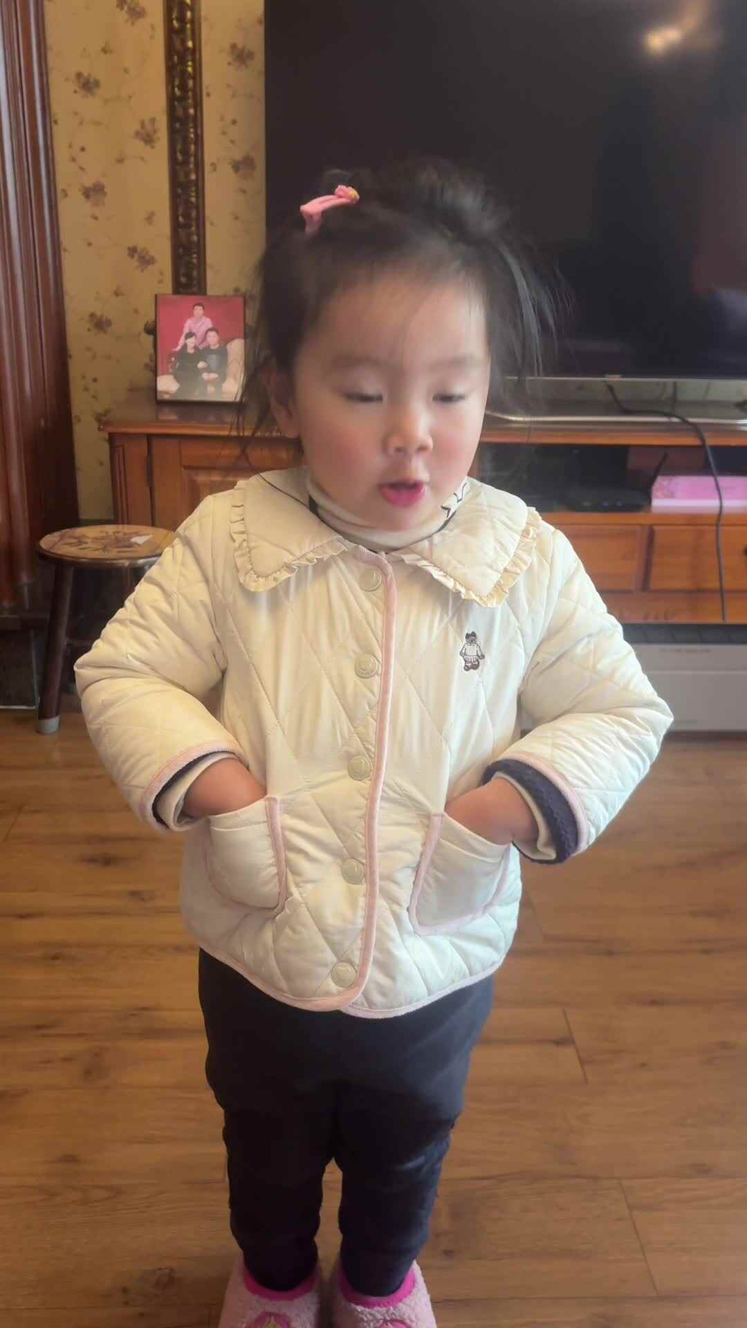 实验小班伊伊.mov