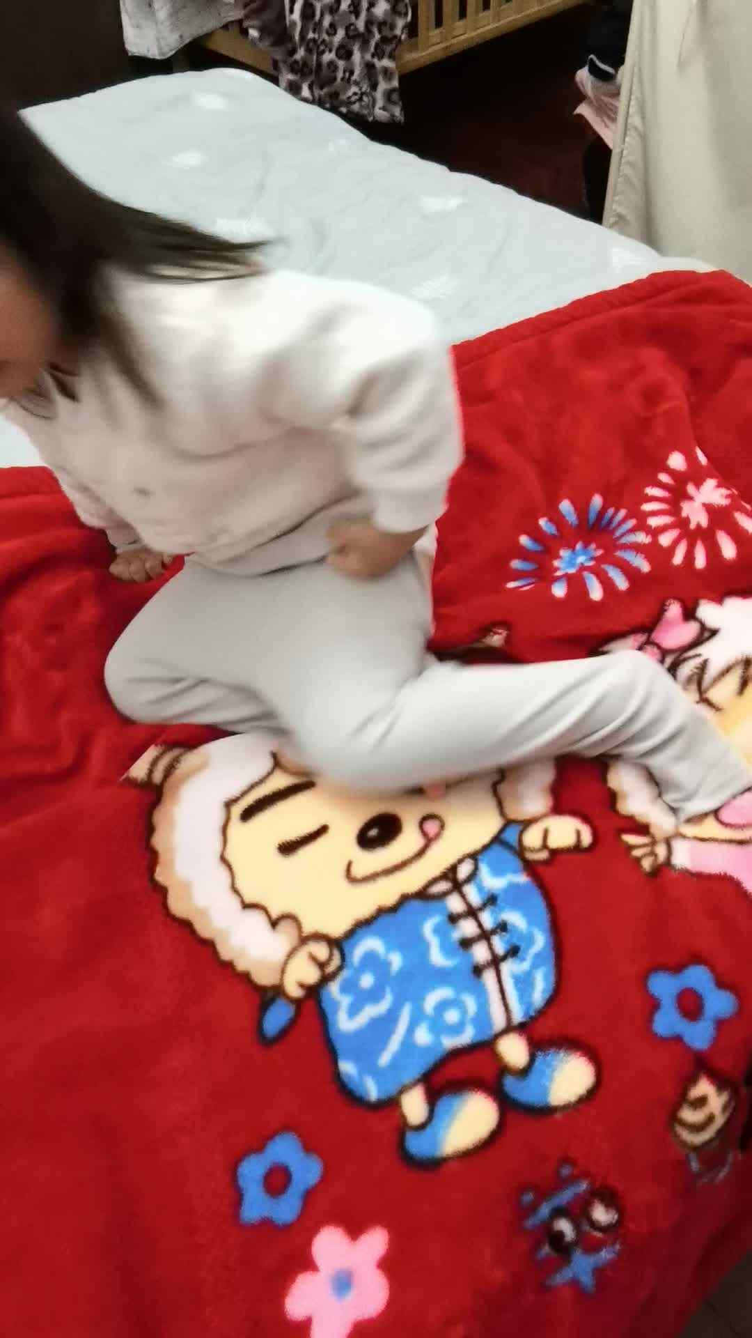 练习穿裤子