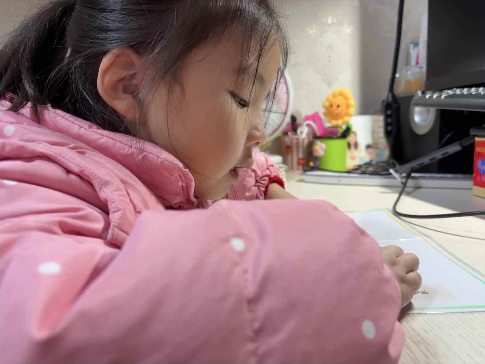 学前B班蒲依诺2025.1.13日指读(数字8-10的分解组合).mp4