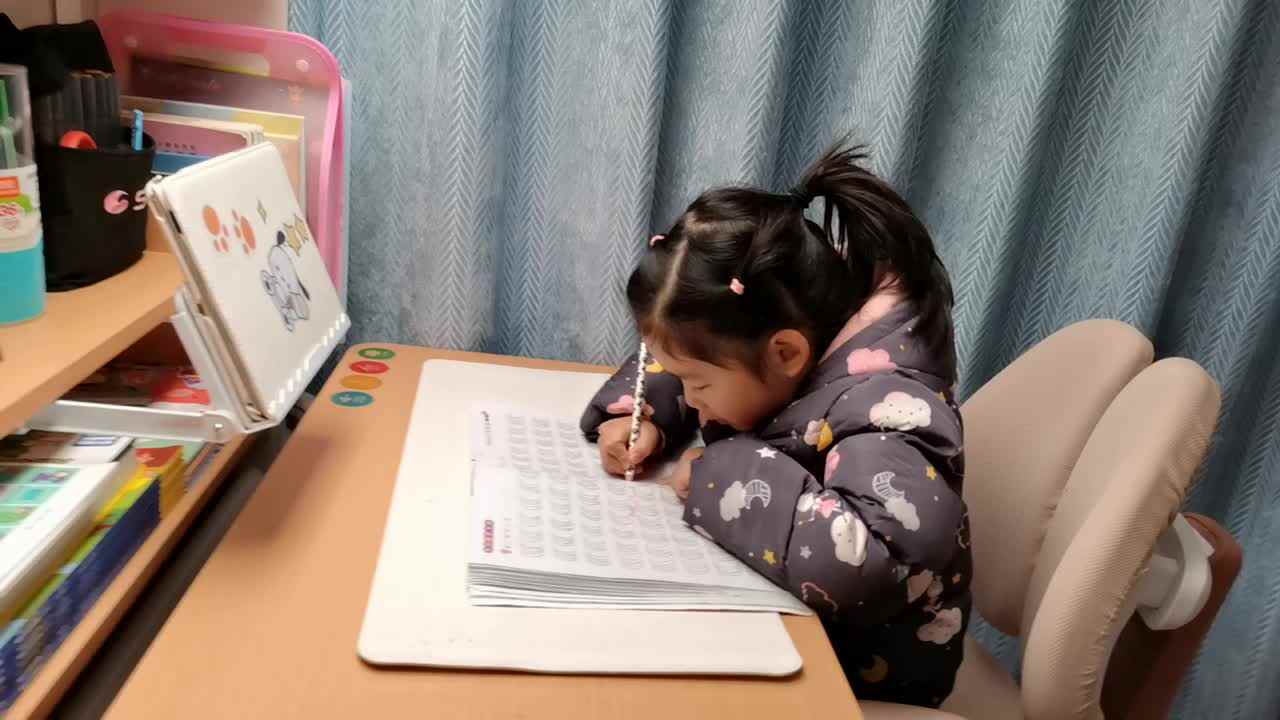 VID_20250110大B班宁汐言控笔训练