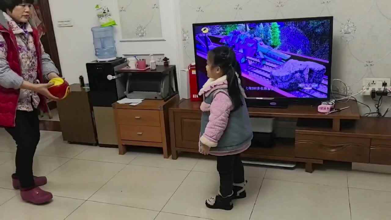 中A班2025.1.2艾琰茹— 抛接物品