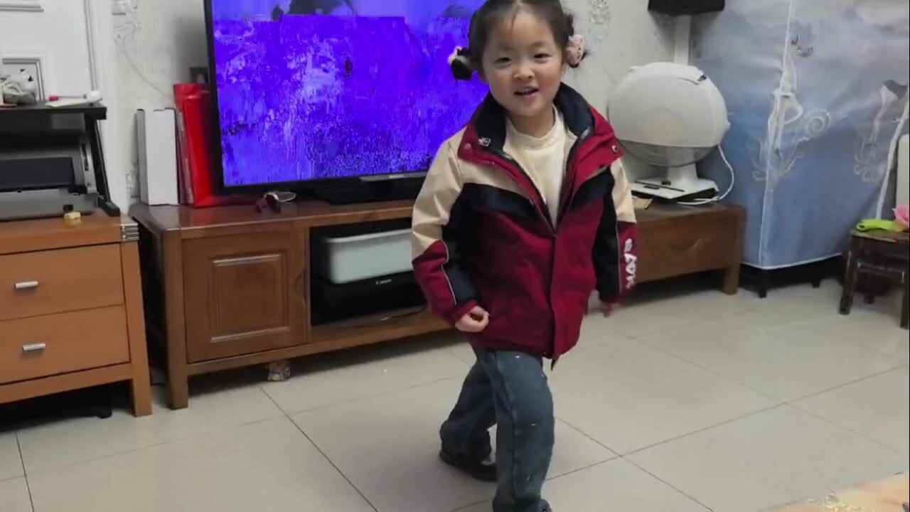 中A班2025.2.24艾琰茹—剪刀跳