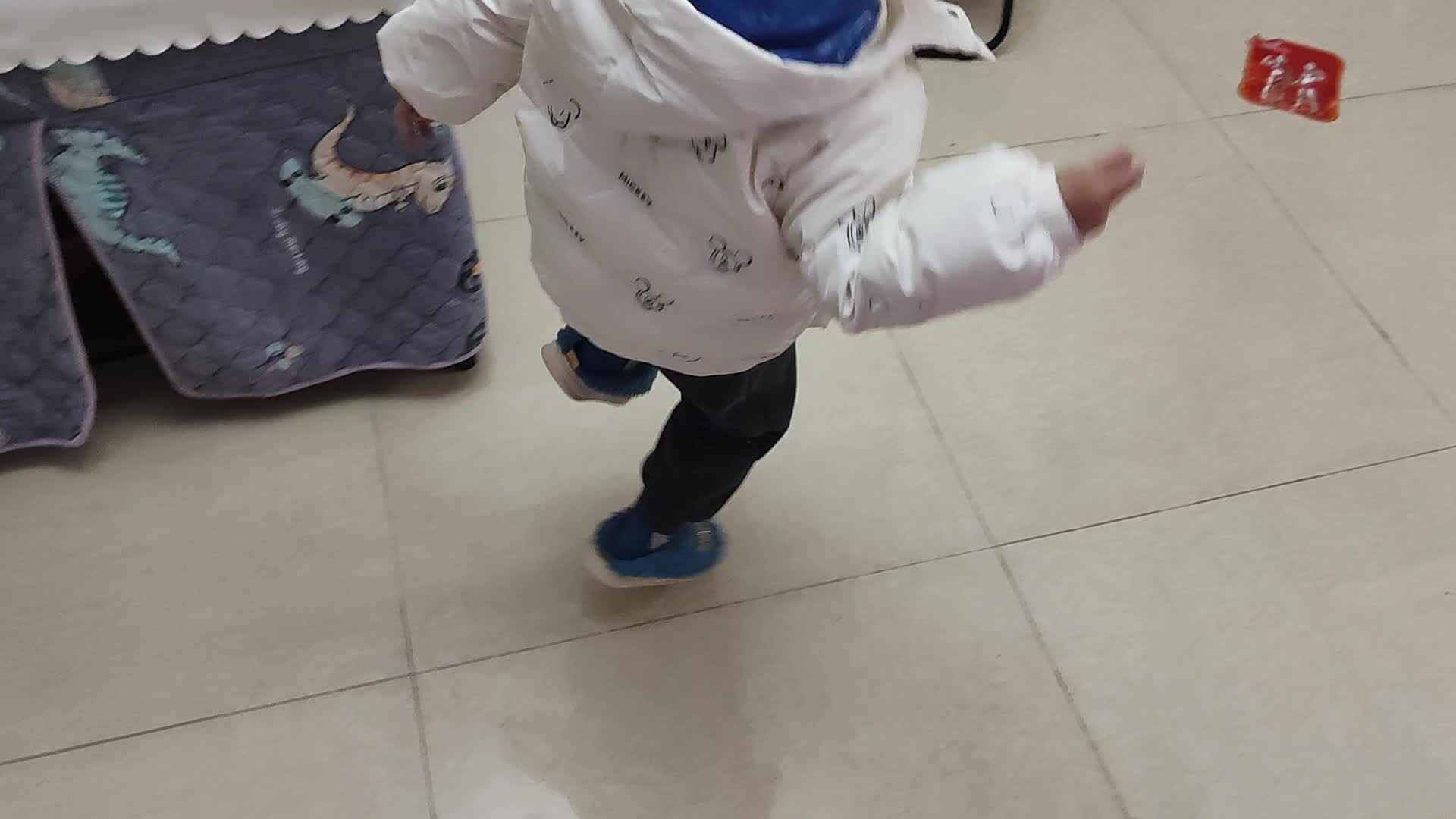 大b班刘倬宇单脚连续跳VID_20250224_204602.mp4