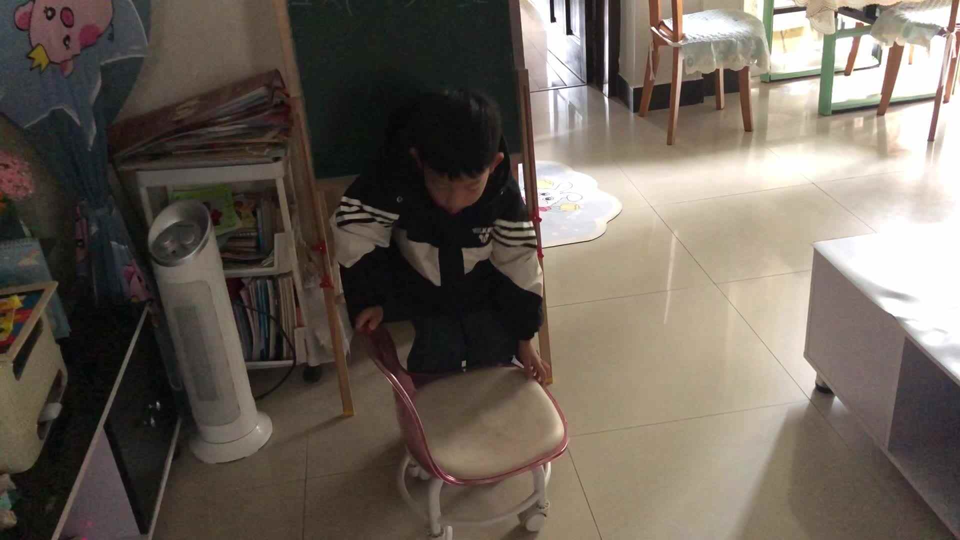 搬椅子