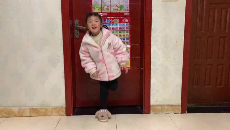 练习单脚跳