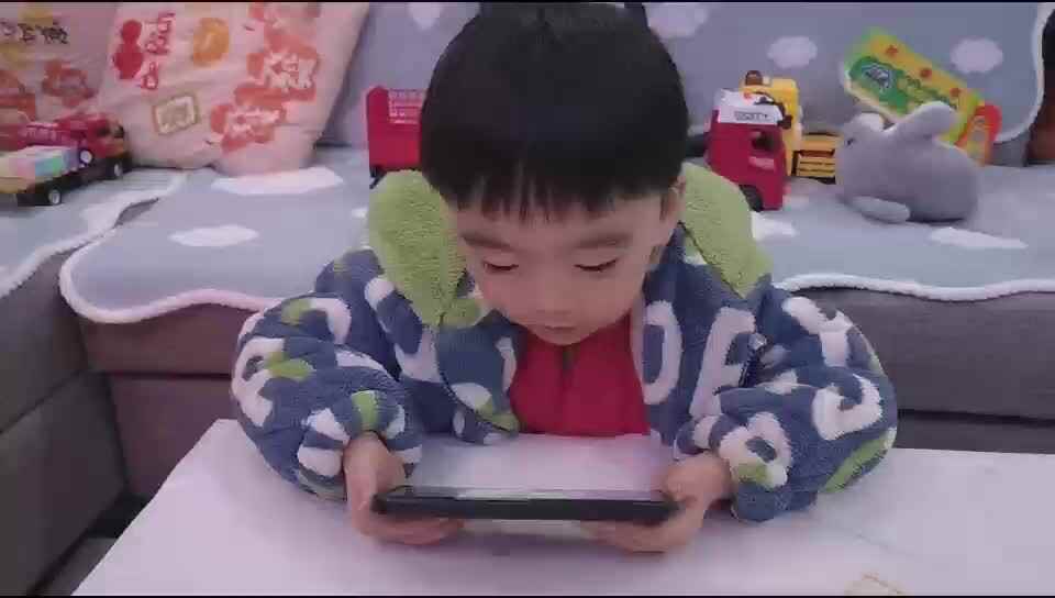 中A班蒋熠  2025.2.25   观看绘本.mp4