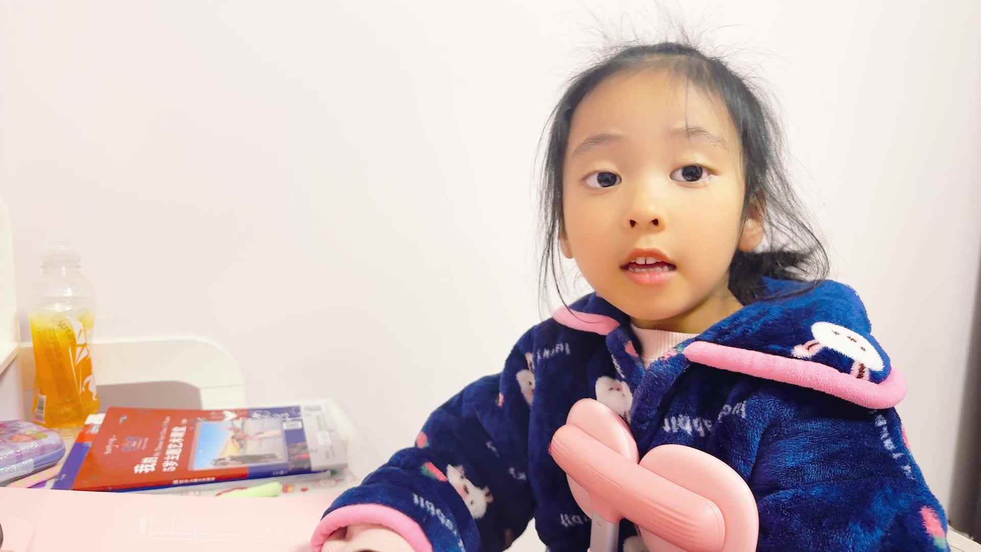 ⁣⁣2026级B班20250228吴晨希闯关练习-鲨鱼英语《三只小猪》.mp4
