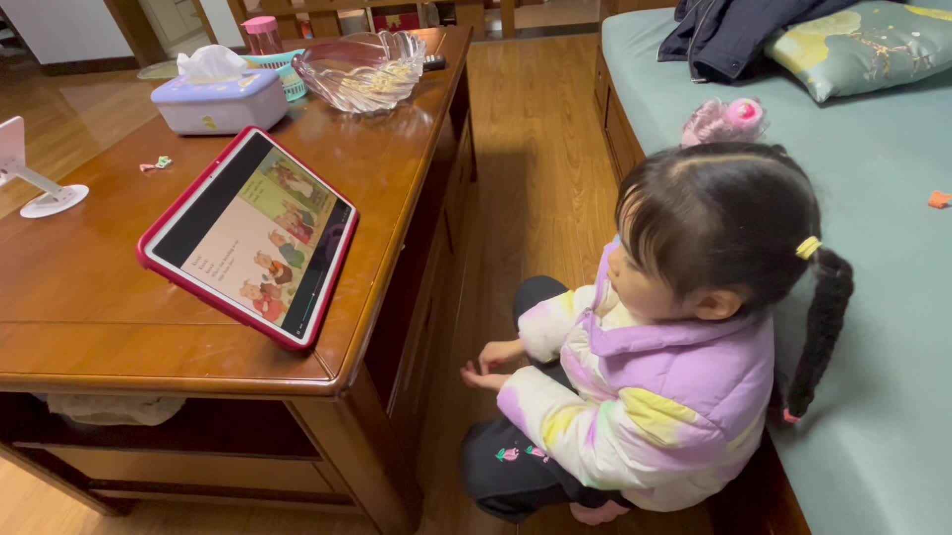 大B班李茵琪观看英语视频.mov