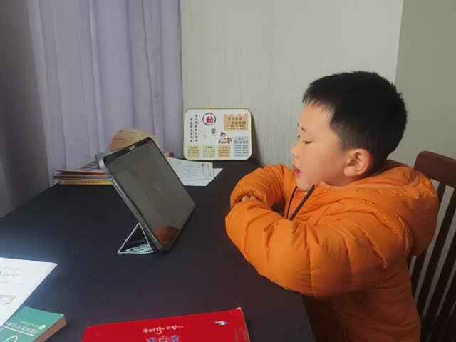 20250330大B班赵芃栎观看绘本《吃掉你的豌豆 Eat your peas》