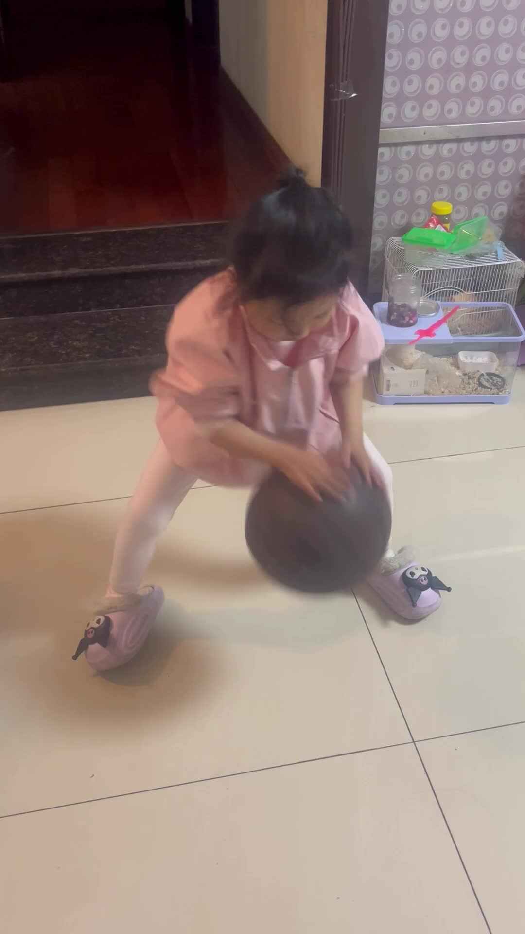 3月26日大B班李瑞溪拍打篮球