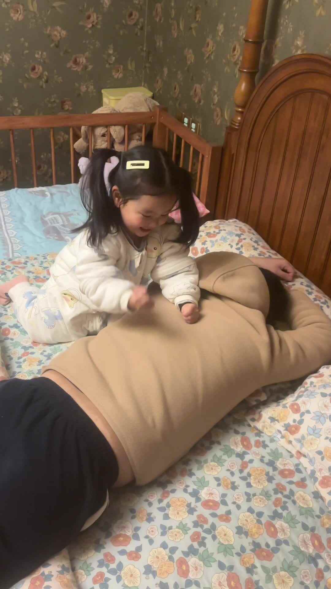 实验小班伊伊.mov