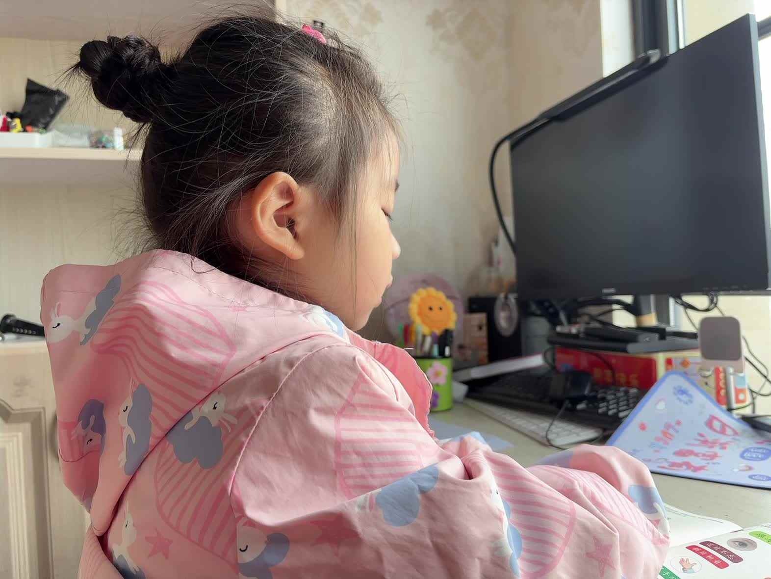 学前B班蒲依诺2025.3.23日指读(拼读练习6 ).mp4